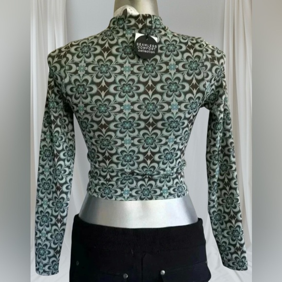 🆕Women’s Stradivarius Seamless Crop Top - Picture 4 of 11